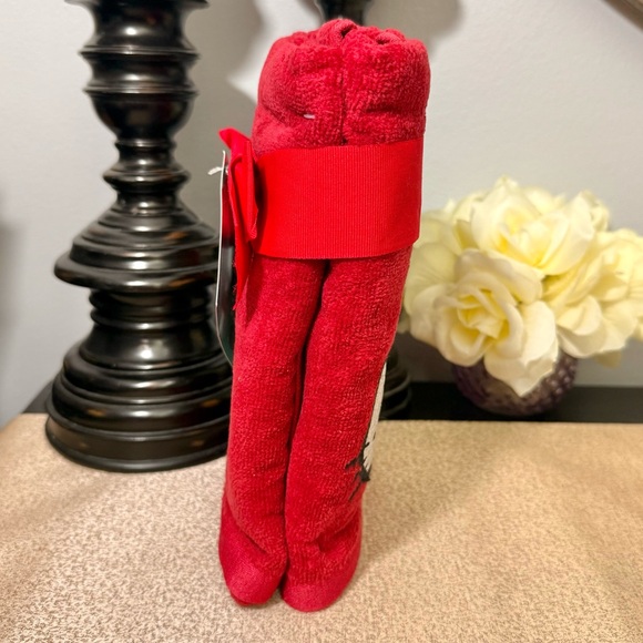 NWT Set of 2 Metallic SANTA HELLO KITTY Hand Towels - Picture 7 of 9